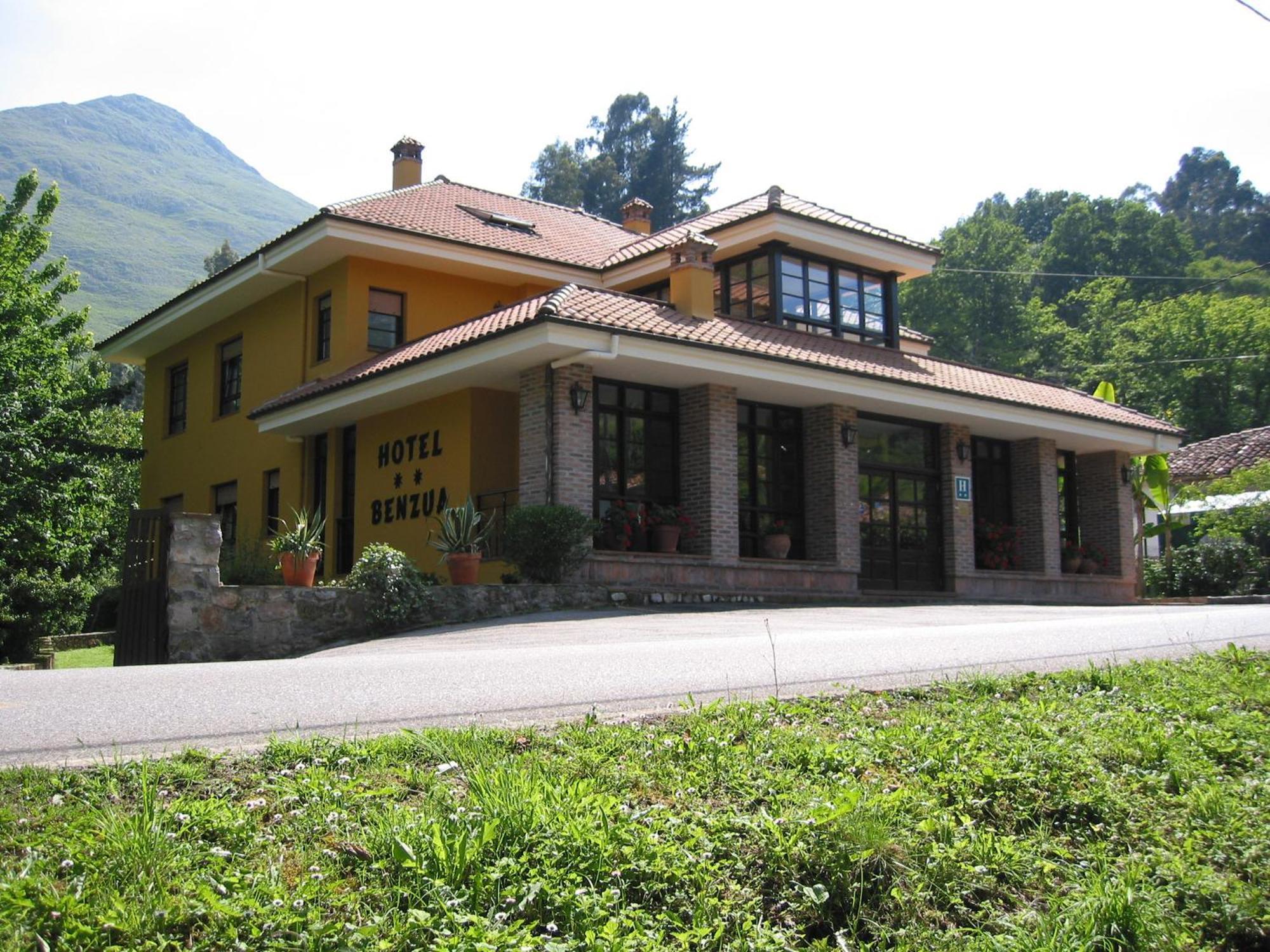 Hotel Benzua Villanueva de Ardisana Exteriér fotografie